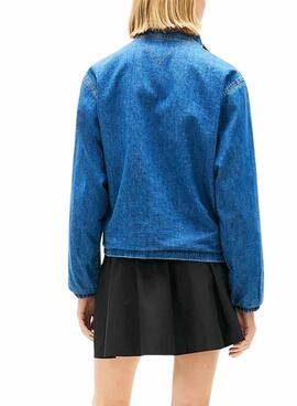 Veste en jean Tommy Jeans chambray bleue pour femme.