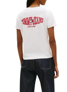 T-shirt Tommy Jeans Wavy Flag blanc pour femme