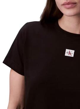 T-shirt Calvin Klein Jeans Label noir pour femme.