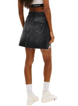 Jupe courte Tommy Jeans Mom noire pour femme.