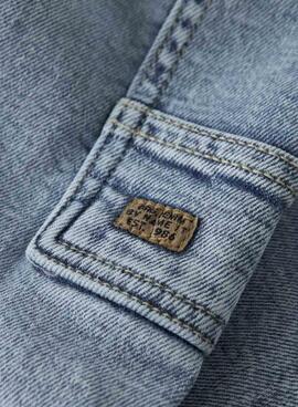 Pantalon Name It en jean clair cargo pour garçon.