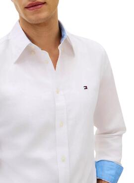 Chemise en lin Tommy Hilfiger Linen Blend blanc pour homme.