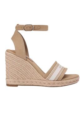 Espadrilles Tommy Hilfiger en toile marron avec talon compensé haut pour femme.